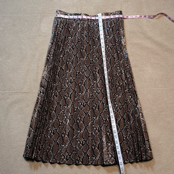 NWT Zara Brown Snake Print Faux Leather Plated Midi Skirt Women’s Large - Picture 9 of 10